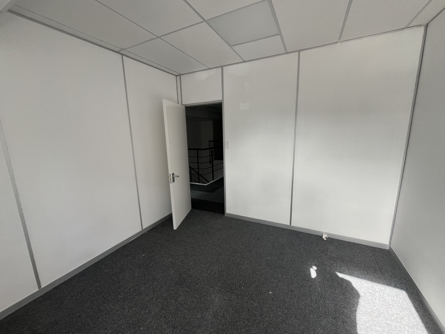 To Let commercial Property for Rent in Bo Oakdale Western Cape